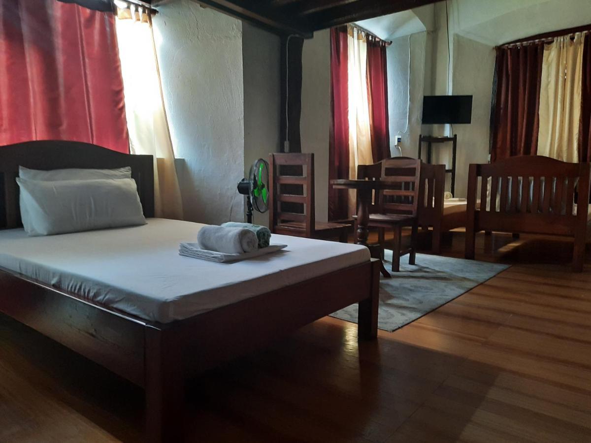 Escolta's Homey Lodge Vigan Exterior foto